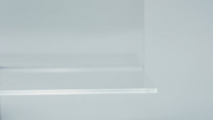 Tischaufsteller aus Acrylglas in T-Form